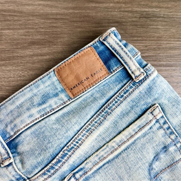 American Eagle Shortie Denim Shorts Lace Distressed Light Wash Size 0 - Picture 10 of 11